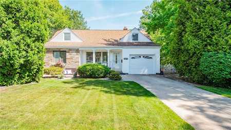 26512 Knickerbocker Rd Bay Village, OH 44140