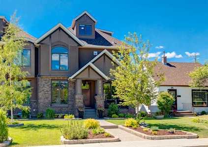 2209 24A St SW Calgary, AB T3E 1V7