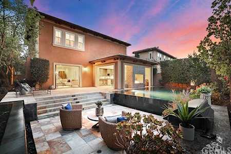 25 Bellflower Lake Forest, CA 92630