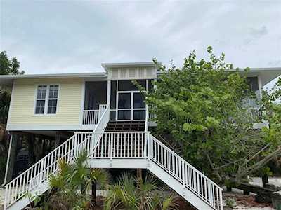 32 Palm Dr Placida, FL 33946