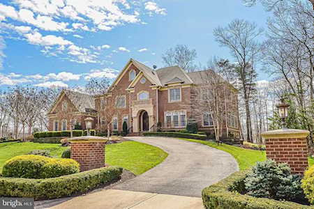 2555 Vale Ridge Ct Oakton, VA 22124