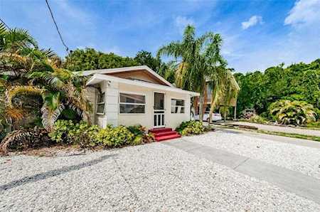 2 Lime St Palm Harbor, FL 34683