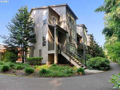 1906 NE Cadbury Ave #215 Hillsboro, OR 97006