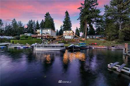 21103 Church Lake Dr E Bonney Lake, WA 98391
