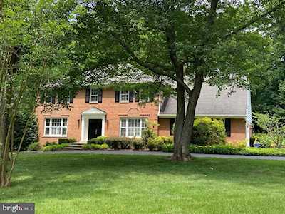 10800 Mazwood Place North Bethesda, MD 20852