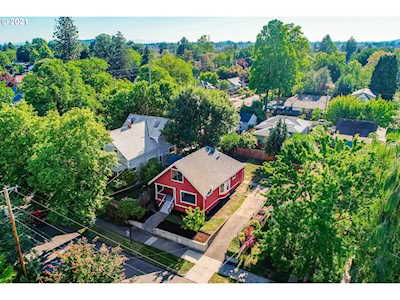 8012 SE 7th Ave Portland, OR 97202