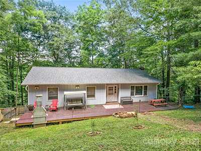 374 Scarlet Oaks Dr Etowah, NC 28729