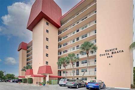 244 Saint Augustine Ave #402 Venice, FL 34285