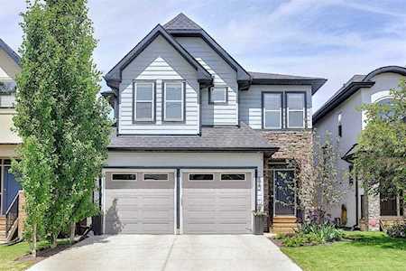 420 25 Ave NE Calgary, AB T2E 1Y3