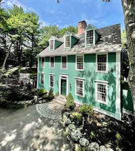 18 Pond Path North Hampton, NH 03862