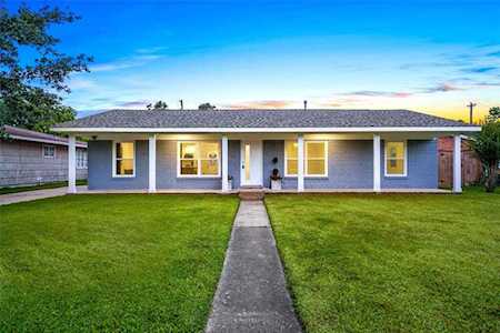 9716 Long Branch Ln Houston, TX 77055