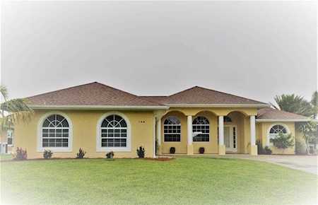 108 Mark Twain Ln Rotonda West, FL 33947