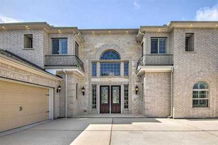 124 Bandera Creek Ln Friendswood, TX 77546