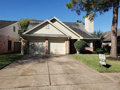 1226 Kings Creek Trl Missouri City, TX 77459