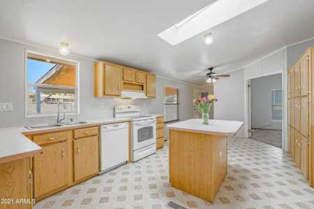 213 S Elmont Drive Apache Junction, AZ 85120