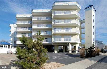305 11th St #304 Ocean City, MD 21842