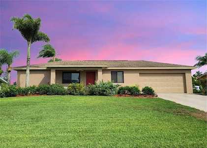 81 Caddy Rd Rotonda West, FL 33947