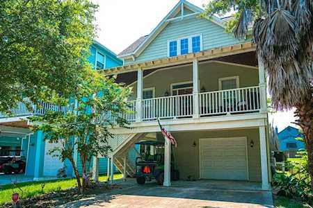 222 Oak Rd Clear Lake Shores, TX 77565