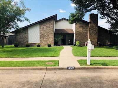 1022 Hampshire Lane Carrollton, TX 75007