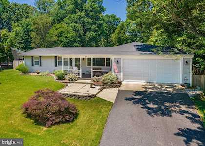 17 River Dr Severna Park, MD 21146