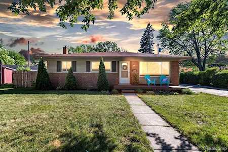 1353 Molner Ct Ypsilanti Twp, MI 48198