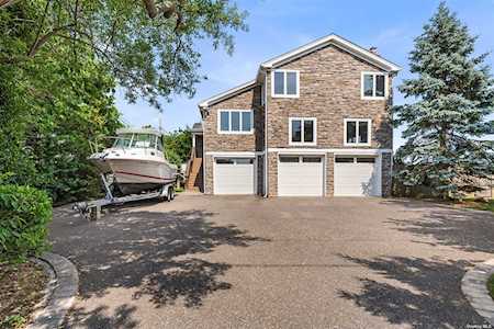 316 Grand Central Avenue Amityville, NY 11701
