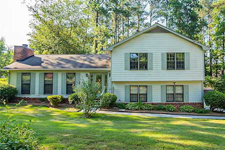 4542 Lucerne Valley Rd SW Lilburn, GA 30047
