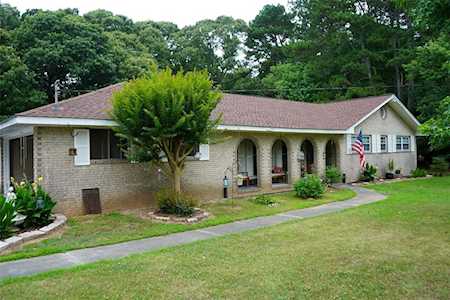 2941 Market Court Snellville, GA 30078