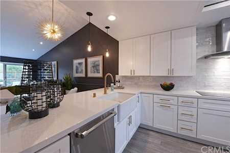 229 Villa Point Dr Newport Beach, CA 92660