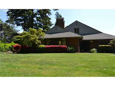 3636 SE Oak St Portland, OR 97214