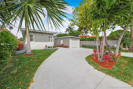 9456 Abbott Ave Surfside, FL 33154