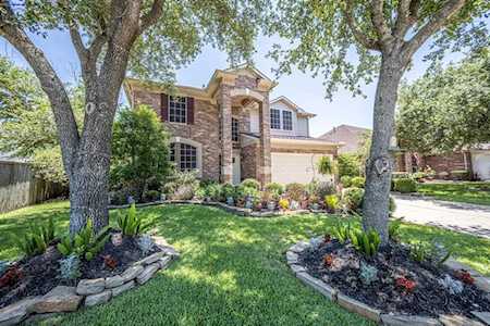 10718 Sterling Manor Dr Spring, TX 77379