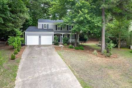 185 Laurel Mill Ct Roswell, GA 30076