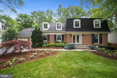 9221 Cranford Dr Potomac, MD 20854