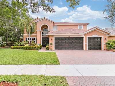 3791 W Gardenia Ave Weston, FL 33332