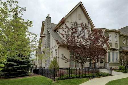 2946 Peacekeepers Way SW Calgary, AB T3E 7R6
