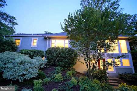 5930 9th St N Arlington, VA 22205