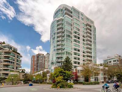 1501 Howe Street #1702 Vancouver, BC V6Z 2P8