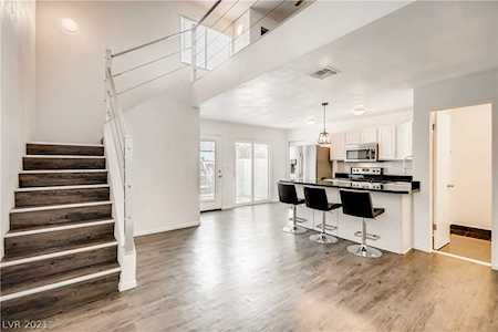 1021 Willow Tree Dr #B Las Vegas, NV 89128