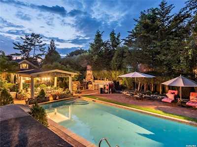 1054 Plandome Road Manhasset, NY 11030