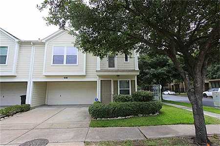 800 Nicholson St Houston, TX 77007