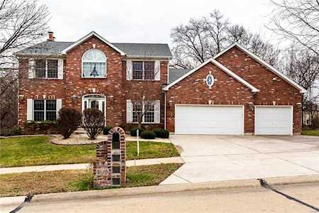 106 Capitol Ct St Charles, MO 63301