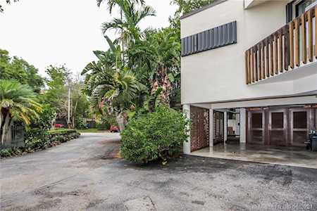 2578 Lincoln Ave Miami, FL 33133