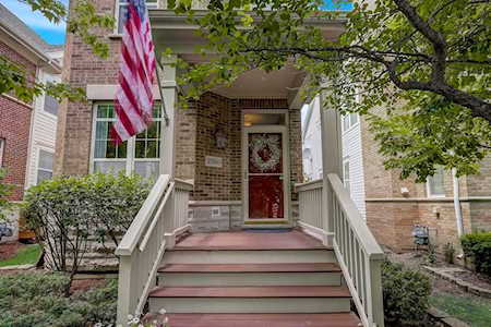2560 Violet St Glenview, IL 60026