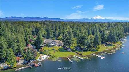 31171 E Lake Morton Dr SE Kent, WA 98042