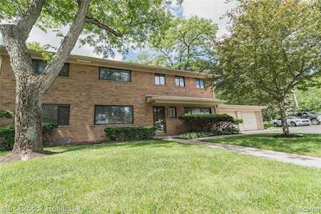 146 E Hickory Grove Rd Bloomfield Hills, MI 48304
