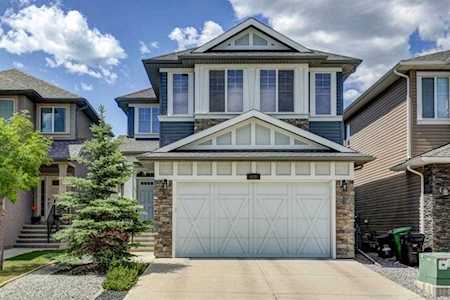 631 Evanston Dr NW Calgary, AB T3P 0H7