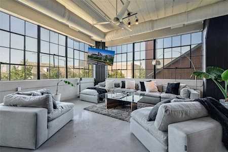 2220 Canton Street #302 Dallas, TX 75201