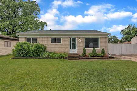 22175 Purdue Ave Farmington Hills, MI 48336