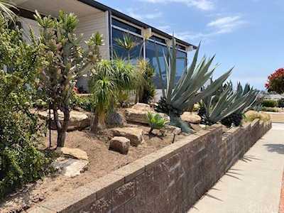 2700 Harbor View Dr Corona Del Mar, CA 92625